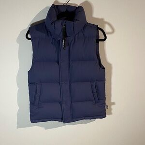 Navy SuperPUFF vest - NWOTs